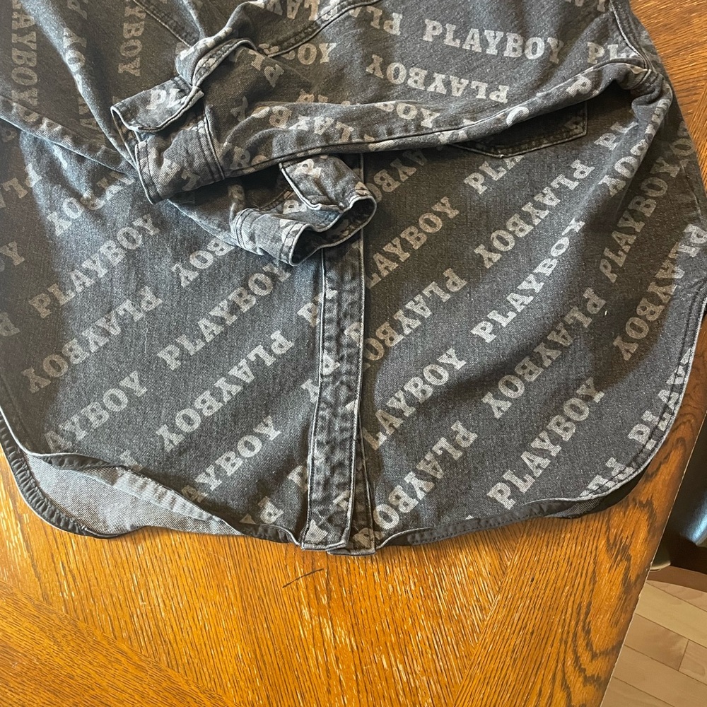 PLAYBOY all over print Charcoal Denim thick button down with snaps size large - Picture 5 of 9